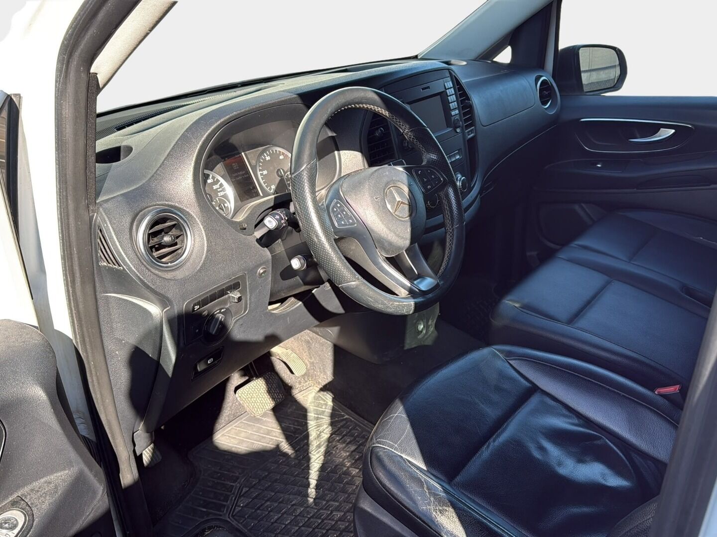Mercedes-Benz Vito 2016 114 BlueTEC 4x4-3,05/34KB pitkä A3 A - YritysOutlet - Myydään vain yrityksille - | * YritysOutlet - Myydään vain yrityksille* | Webasto | 9-Paikkainen | Vetokoukku | LED ajovalot | Peruutuskamera | Vakionopeudensäädin | 2x Renkaat&Vanteet | Sähköinen liukuovi |