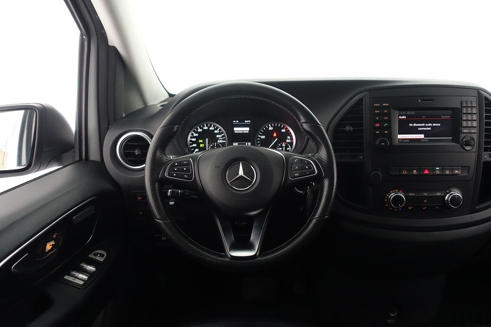 Mercedes-Benz Vito 2016 114 BlueTEC 4x4-3,05/34KB pitkä A3 A - | Webasto | 9-Paikkainen | Vetokoukku | LED ajovalot | Peruutuskamera | Vakionopeudensäädin | 2x Renkaat&Vanteet | Sähköinen liukuovi |