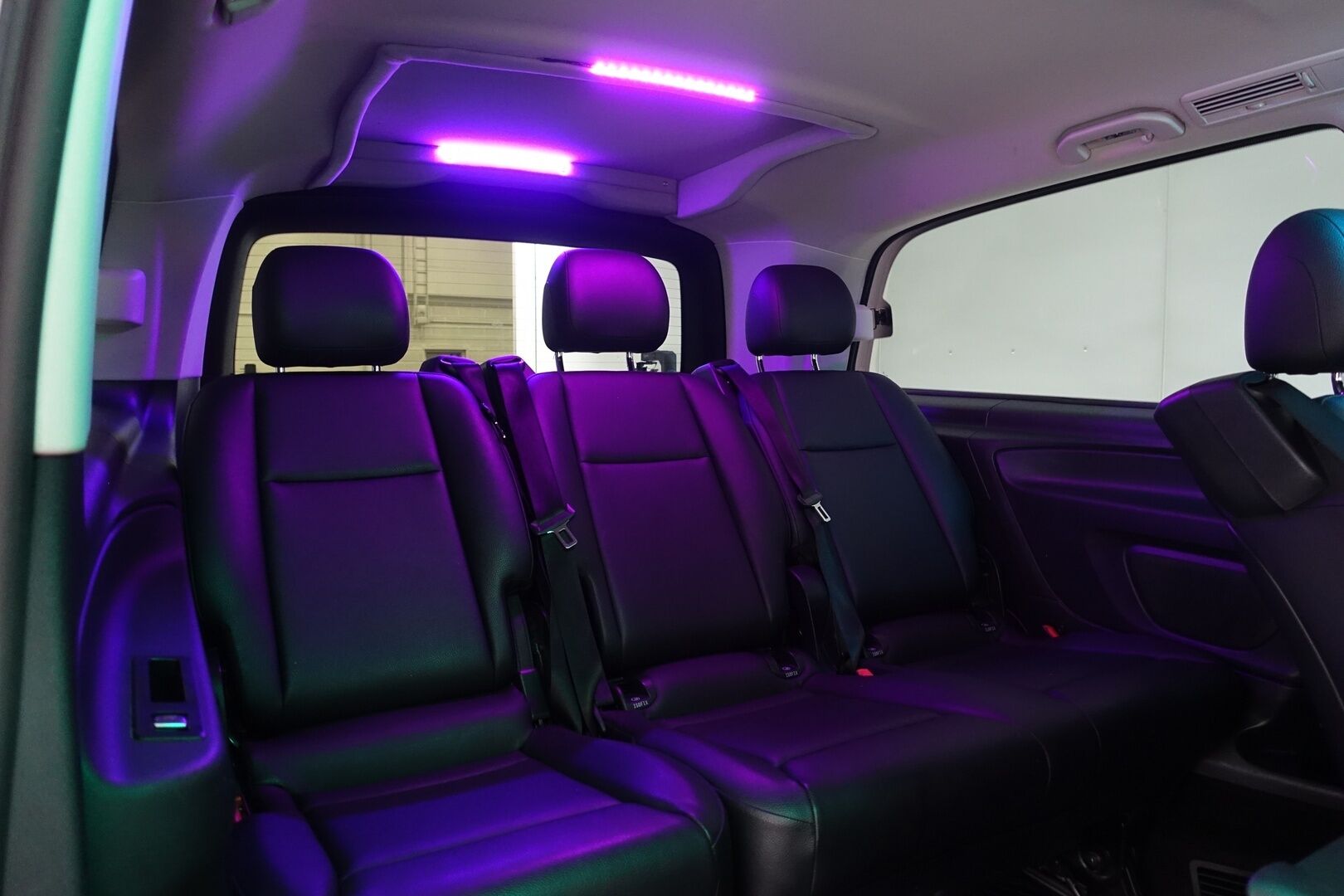 Mercedes-Benz Vito 2016 114 BlueTEC 4x4-3,05/34KB pitkä A3 A - | Webasto | 9-Paikkainen | Vetokoukku | LED ajovalot | Peruutuskamera | Vakionopeudensäädin | 2x Renkaat&Vanteet | Sähköinen liukuovi |