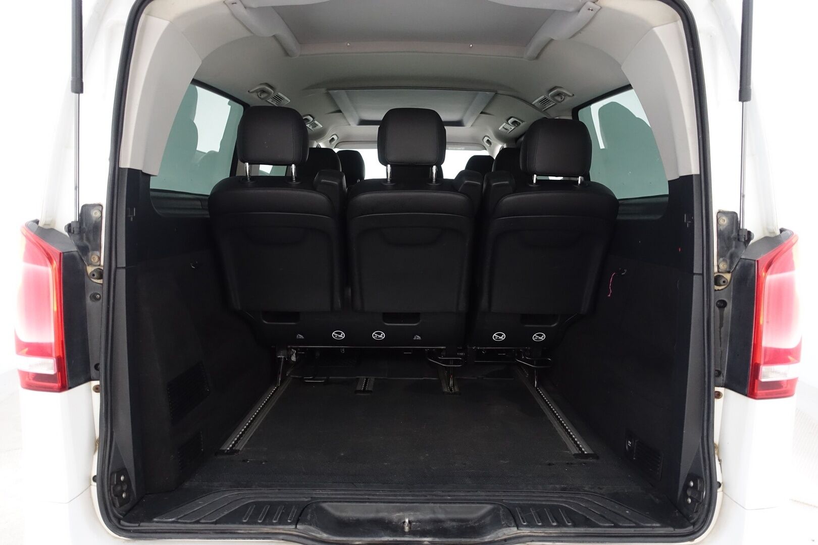 Mercedes-Benz Vito 2016 114 BlueTEC 4x4-3,05/34KB pitkä A3 A - | Webasto | 9-Paikkainen | Vetokoukku | LED ajovalot | Peruutuskamera | Vakionopeudensäädin | 2x Renkaat&Vanteet | Sähköinen liukuovi |