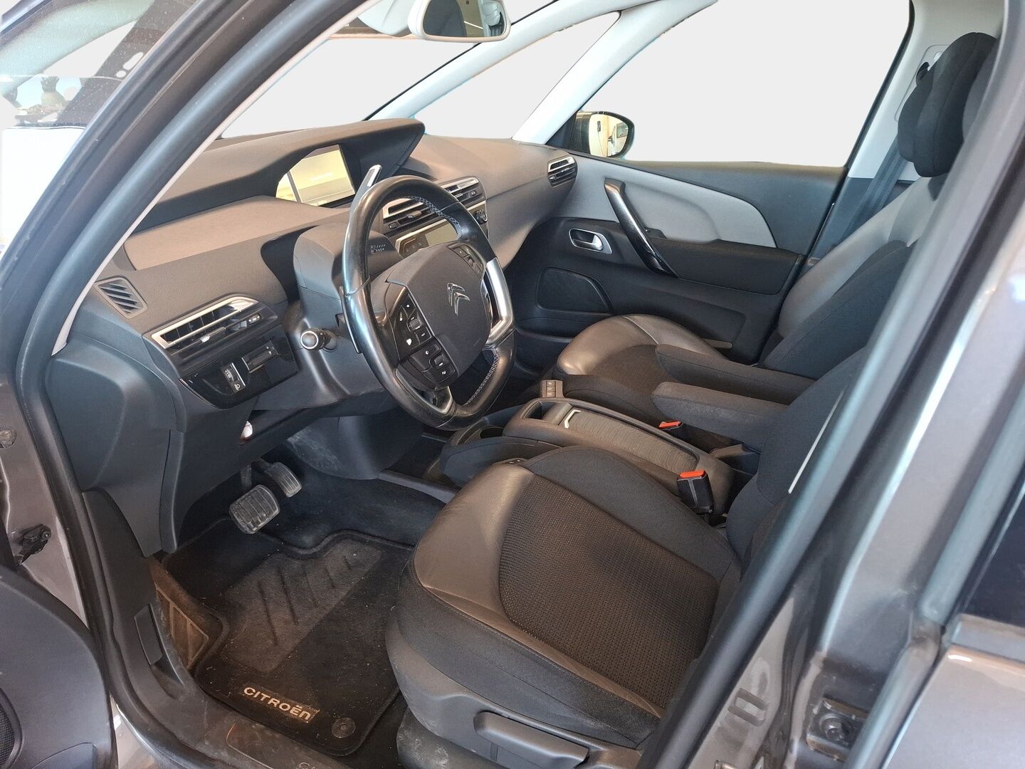 Citroen Grand C4 Picasso 2017 BlueHDi 120 Exclusive Business Automaatti * ACC / Kamera / Koukku / Hieronta / Panorama / Puolinahat / Blis * - Suomi-auto / 7-Paikkainen / Kahdet renkaat alumiinivanteilla / Super varusteet!