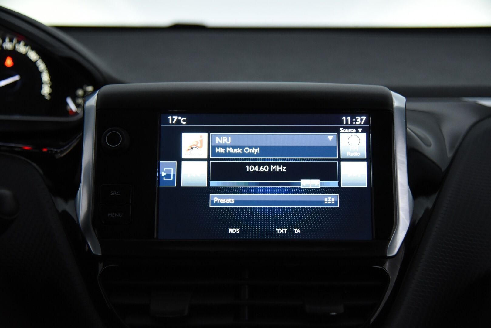Peugeot 208 2016 Allure VTi 82 5-ov ETG Automaatti / Suomi-auto / Vakkari / Tutka / Apple Carplay / - Särmällä huoltohistorialla / Juuri katsastettu / 2x hyvät renkaat