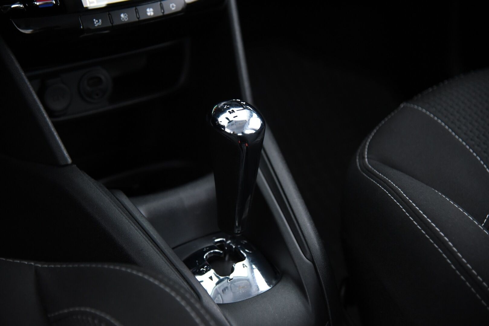 Peugeot 208 2016 Allure VTi 82 5-ov ETG Automaatti / Suomi-auto / Vakkari / Tutka / Apple Carplay / - Särmällä huoltohistorialla / Juuri katsastettu / 2x hyvät renkaat