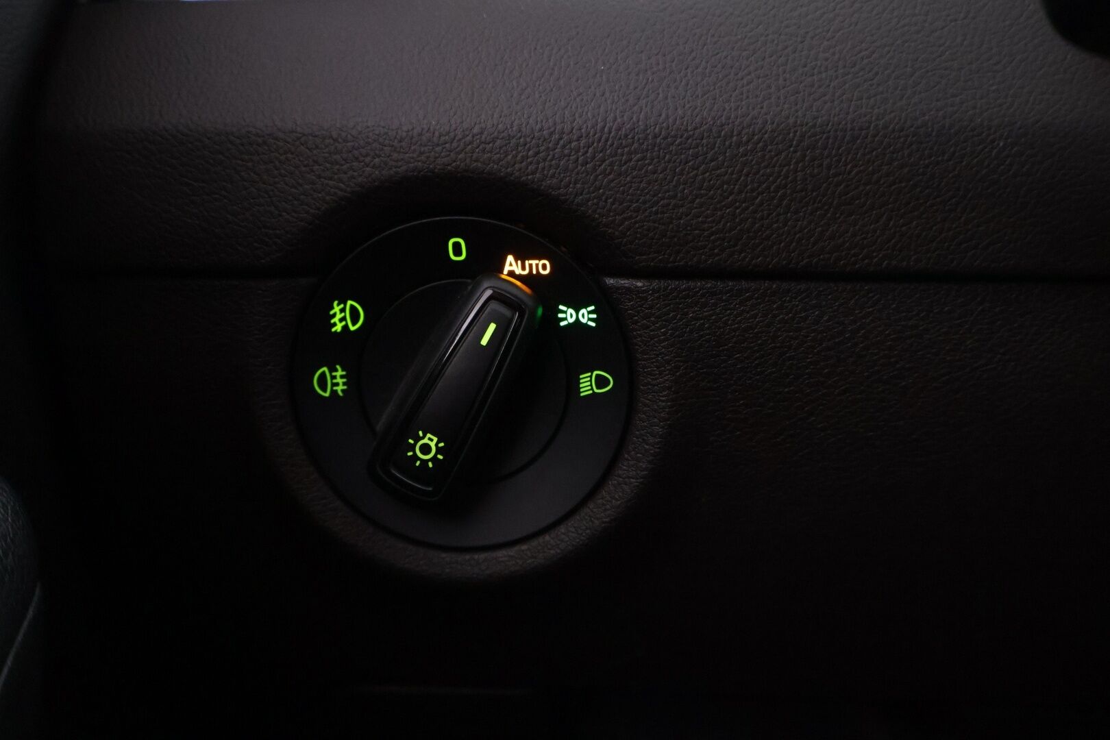 Skoda Octavia 2017 Combi 2,0 TDI 184 4x4 Scout DSG Autom. - ACC | Webasto | Koukku | Tutkat | Lämmitettävä tuulilasi | Uudet kesärenkaat | Uusi tuulilasi | Hyvä huoltohistoria