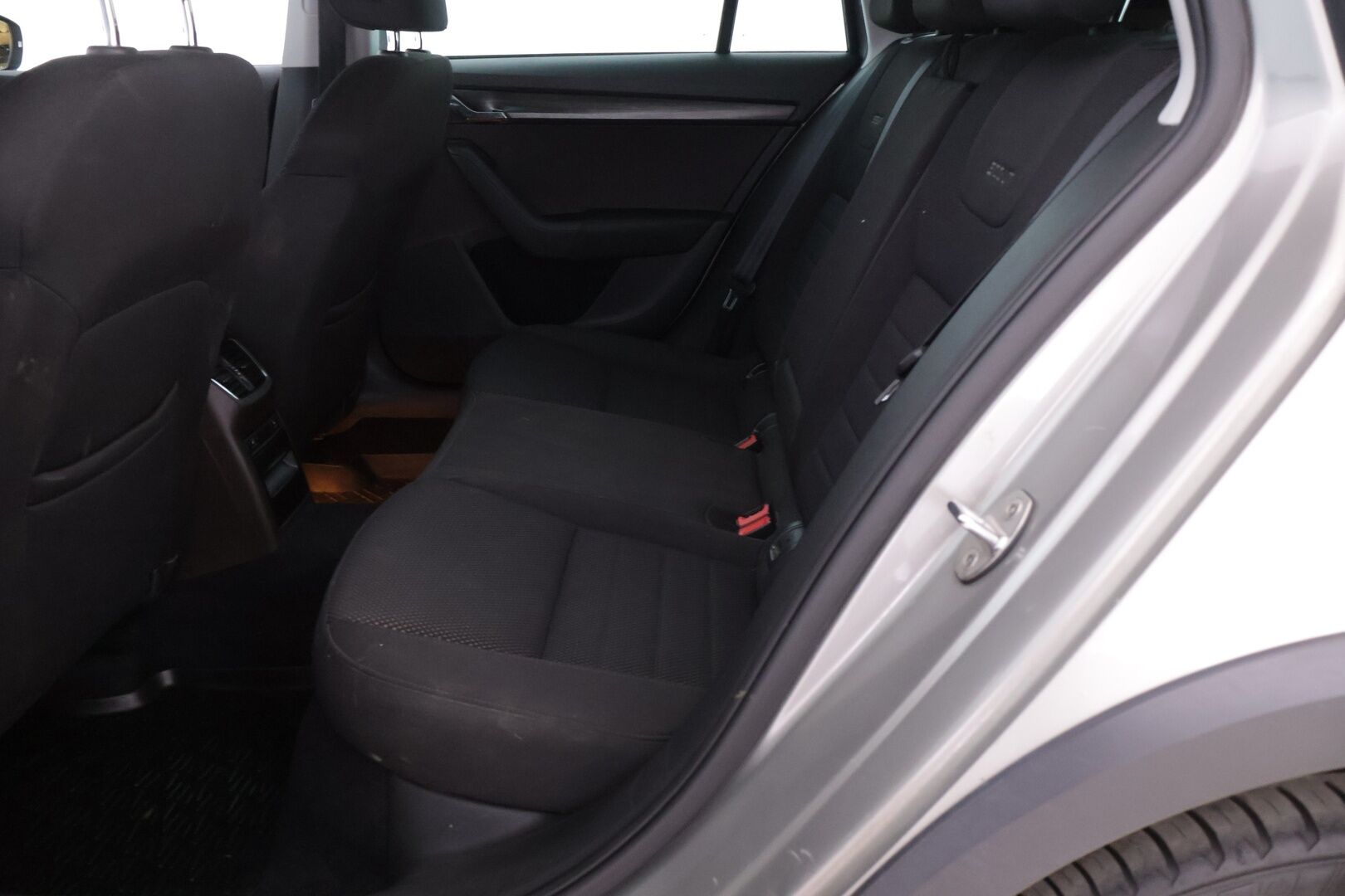 Skoda Octavia 2017 Combi 2,0 TDI 184 4x4 Scout DSG Autom. - ACC | Webasto | Koukku | Tutkat | Lämmitettävä tuulilasi | Uudet kesärenkaat | Uusi tuulilasi | Hyvä huoltohistoria