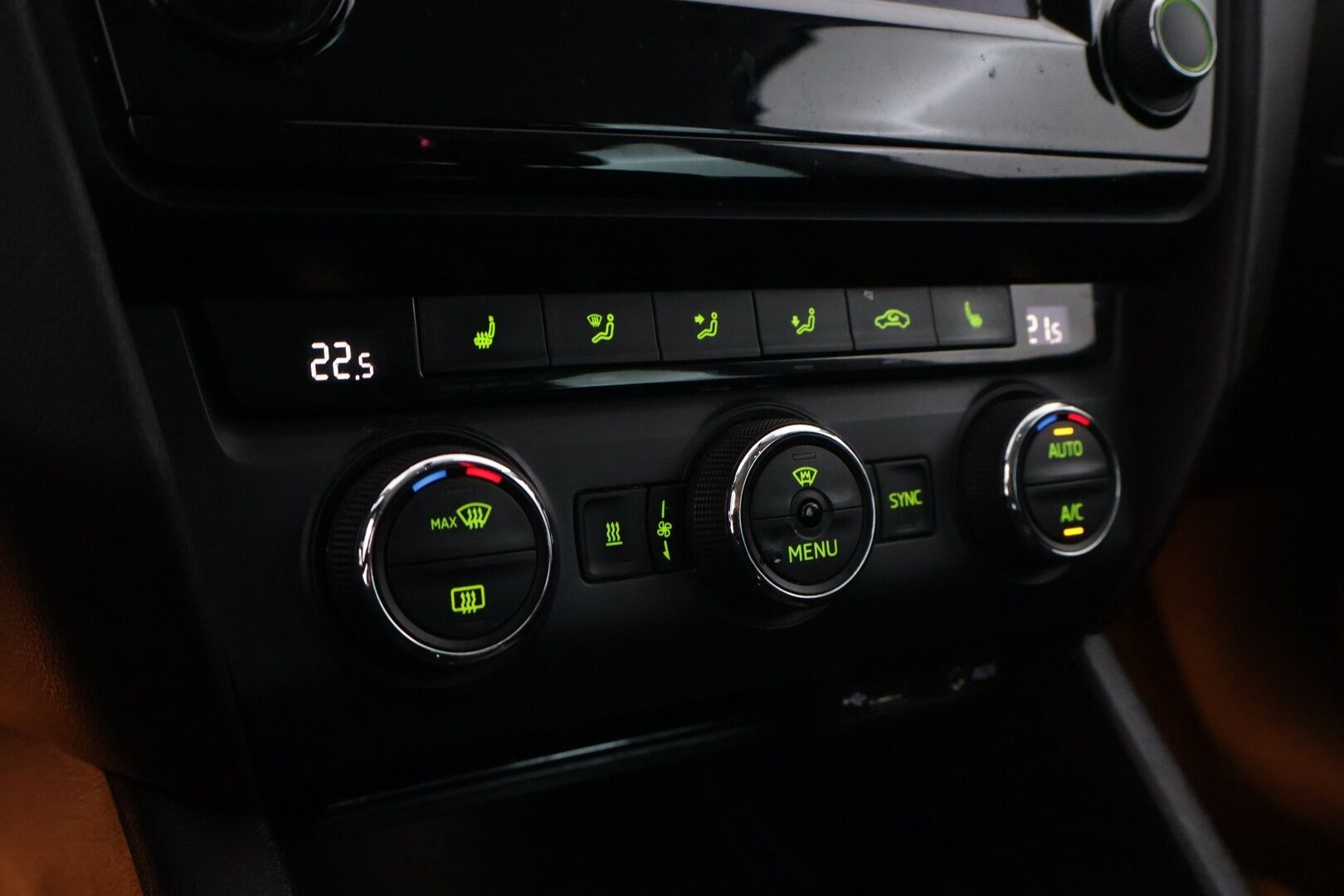 Skoda Octavia 2017 Combi 2,0 TDI 184 4x4 Scout DSG Autom. - ACC | Webasto | Koukku | Tutkat | Lämmitettävä tuulilasi | Uudet kesärenkaat | Uusi tuulilasi | Hyvä huoltohistoria