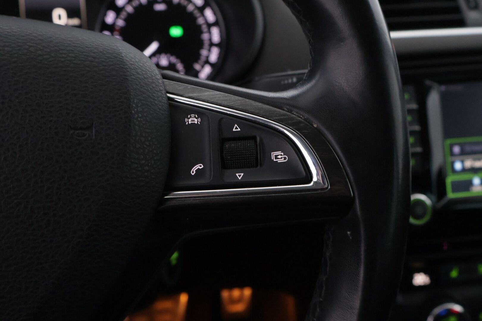 Skoda Octavia 2017 Combi 2,0 TDI 184 4x4 Scout DSG Autom. - ACC | Webasto | Koukku | Tutkat | Lämmitettävä tuulilasi | Uudet kesärenkaat | Uusi tuulilasi | Hyvä huoltohistoria