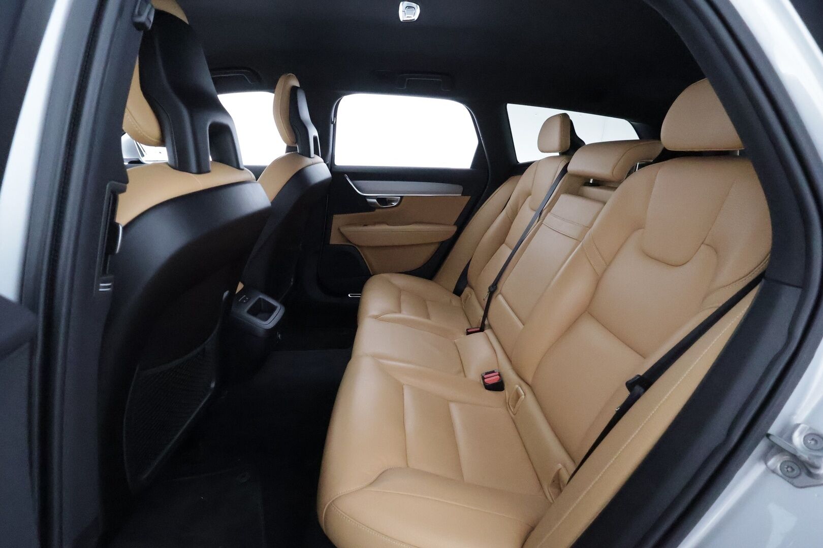 Volvo V90 2017 D4 AWD Business Inscription aut ** HUD / 360° Kamera / Webasto / Koukku / Adapt.Vakkari / Sporttipenkki Muistilla ** - Suomi-auto / Merkkihuollettu! / Juuri huollettu / Uudet talvirenkaat *