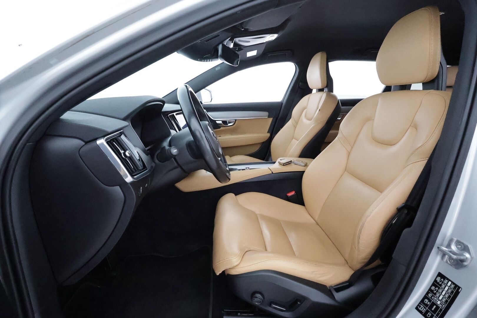 Volvo V90 2017 D4 AWD Business Inscription aut ** HUD / 360° Kamera / Webasto / Koukku / Adapt.Vakkari / Sporttipenkki Muistilla ** - Suomi-auto / Merkkihuollettu! / Juuri huollettu / Uudet talvirenkaat *