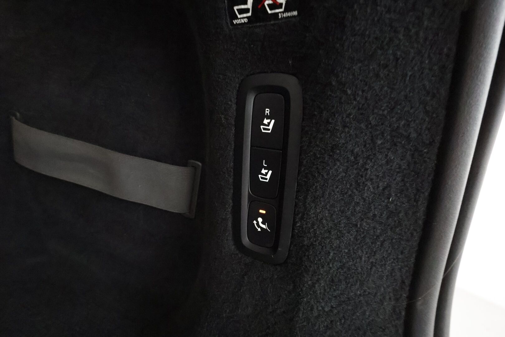Volvo V90 2017 D4 AWD Business Inscription aut ** HUD / 360° Kamera / Webasto / Koukku / Adapt.Vakkari / Sporttipenkki Muistilla ** - Suomi-auto / Merkkihuollettu! / Juuri huollettu / Uudet talvirenkaat *