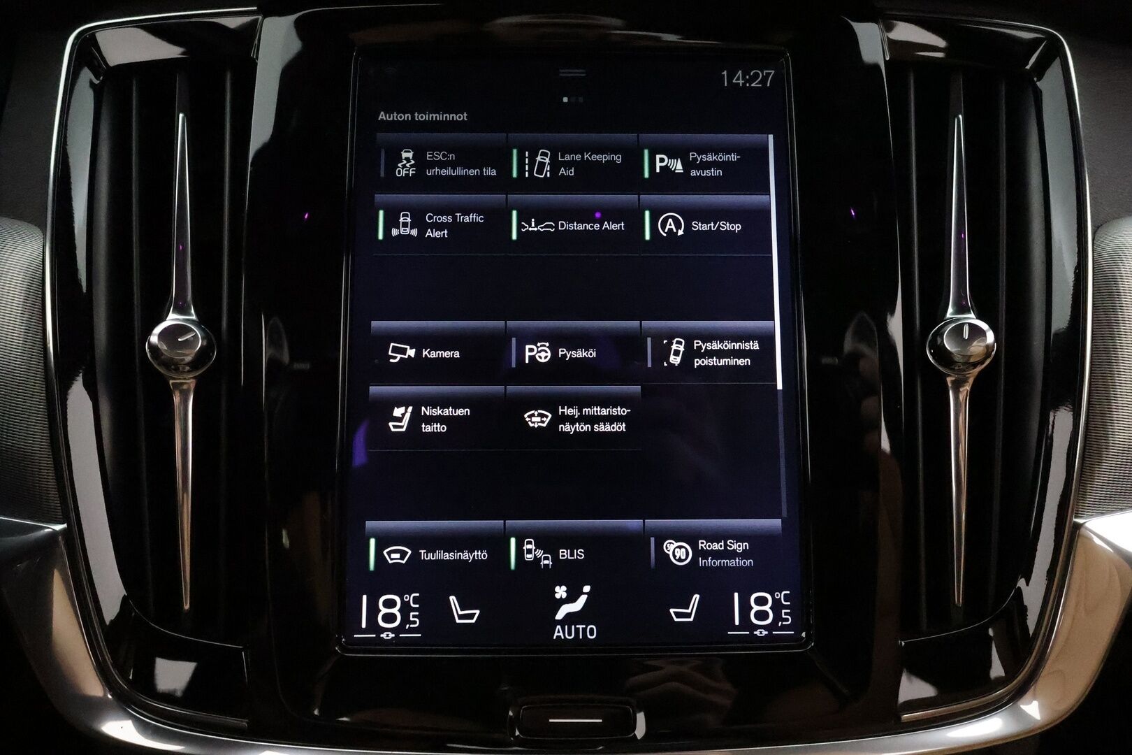 Volvo V90 2017 D4 AWD Business Inscription aut ** HUD / 360° Kamera / Webasto / Koukku / Adapt.Vakkari / Sporttipenkki Muistilla ** - Suomi-auto / Merkkihuollettu! / Juuri huollettu / Uudet talvirenkaat *