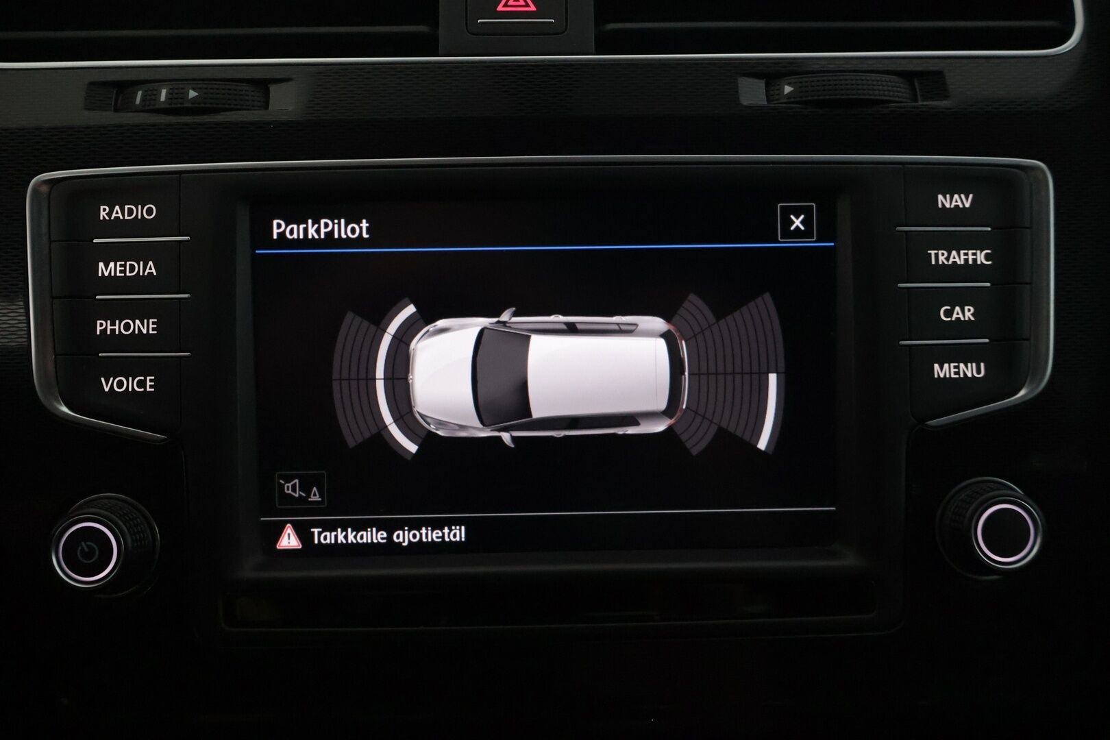 Volkswagen Golf 2017 GTD 2,0 TDI 135 kW (184 hv) - | Lohkolämmitin | P. Tutkat | Vakionopeudensäädin | Navi | Bluetooth | 2x Renkaat ja vanteet |