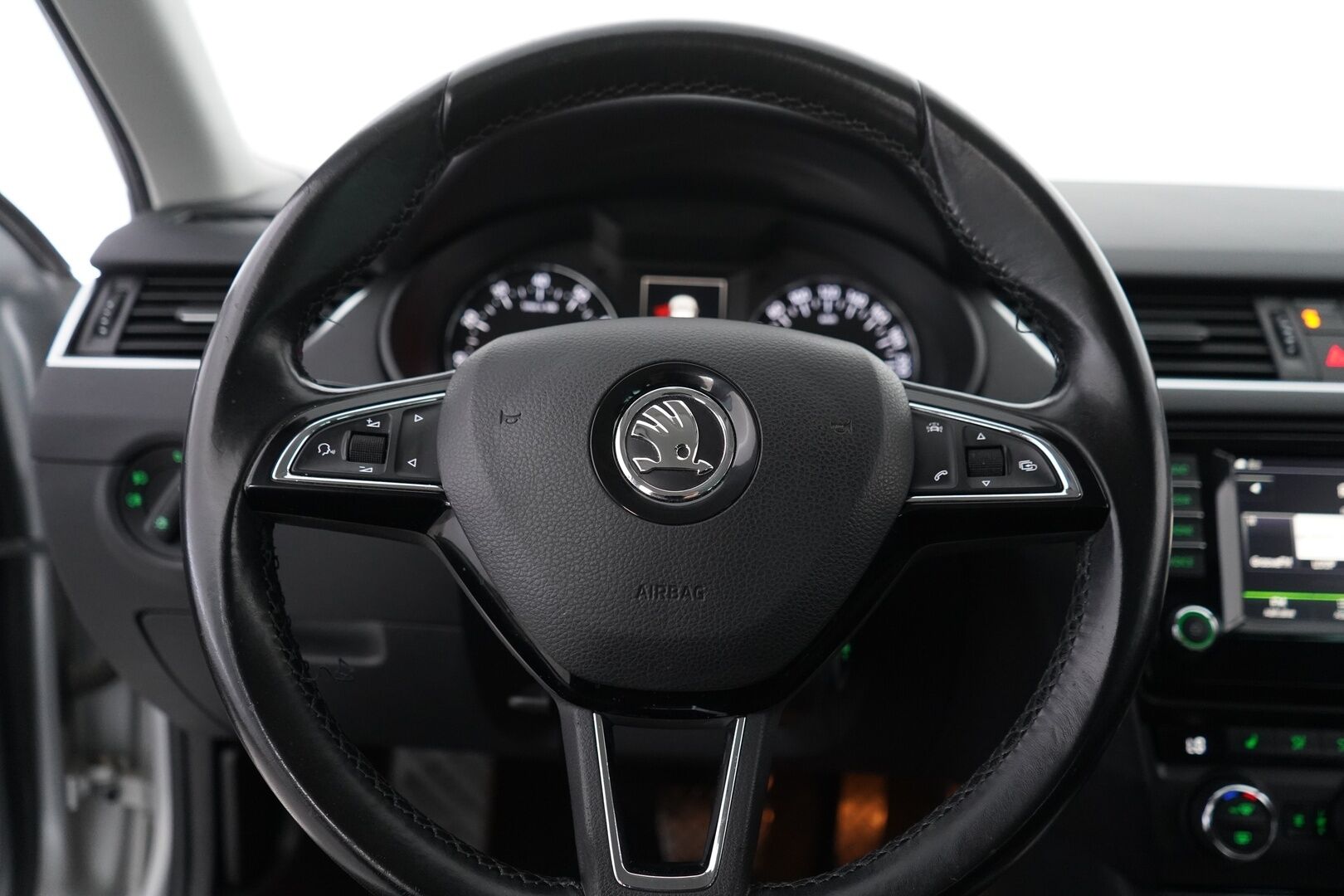 Skoda Octavia 2017 Combi 1,4 TSI Style DSG Autom. - Webasto kaukosäädöllä | Irrotettava vetokoukku | Vakkari | Tutkat | Suomi-auto | Kahdet renkaat Skoda vanteilla