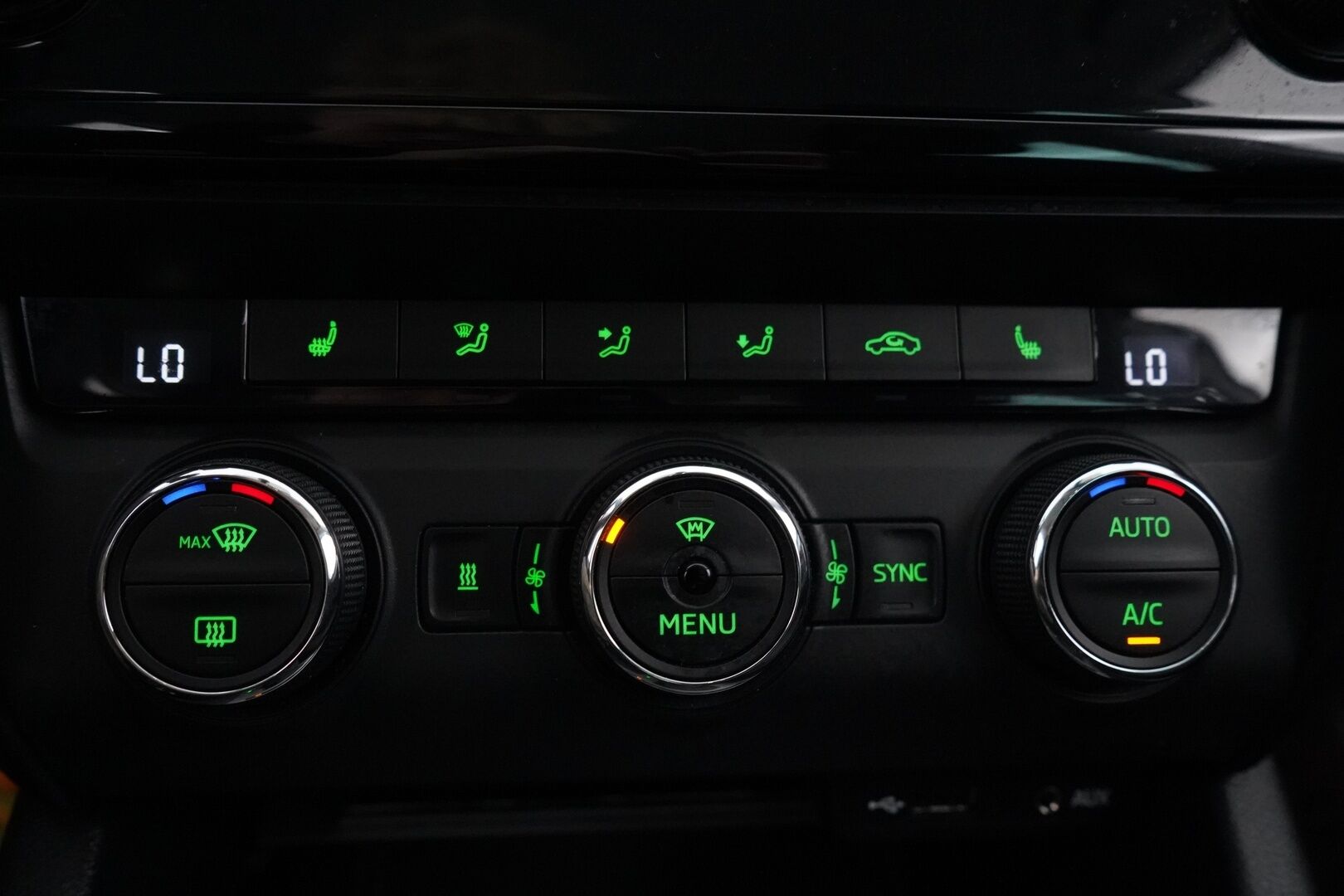 Skoda Octavia 2017 Combi 1,4 TSI Style DSG Autom. - Webasto kaukosäädöllä | Irrotettava vetokoukku | Vakkari | Tutkat | Suomi-auto | Kahdet renkaat Skoda vanteilla