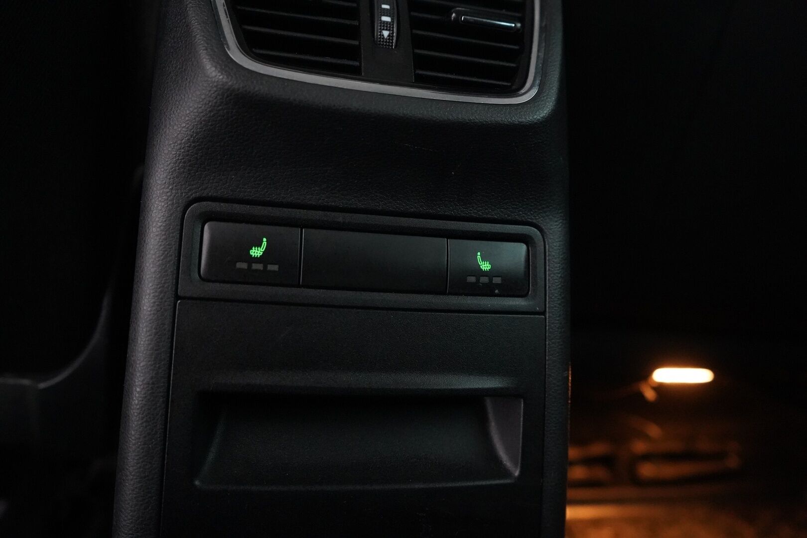 Skoda Octavia 2017 Combi 1,4 TSI Style DSG Autom. - Webasto kaukosäädöllä | Irrotettava vetokoukku | Vakkari | Tutkat | Suomi-auto | Kahdet renkaat Skoda vanteilla