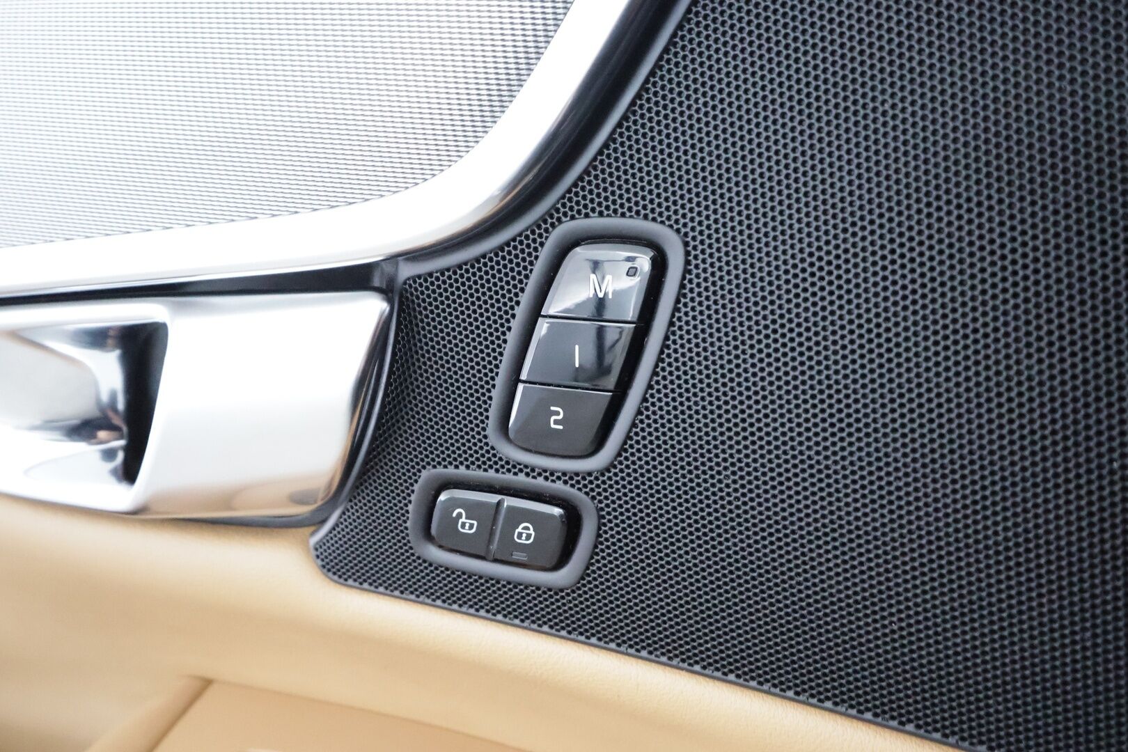 Volvo V90 2017 D5 AWD Business Inscription aut * ACC / HUD / 360° / Ilmastoidut muistipenkit / BLIS / Panorama / Keyless / Full LED / Webasto * - Suomi-auto / Kahdet renkaat aluvanteilla / Juuri katsastettu / Huippuvarusteet