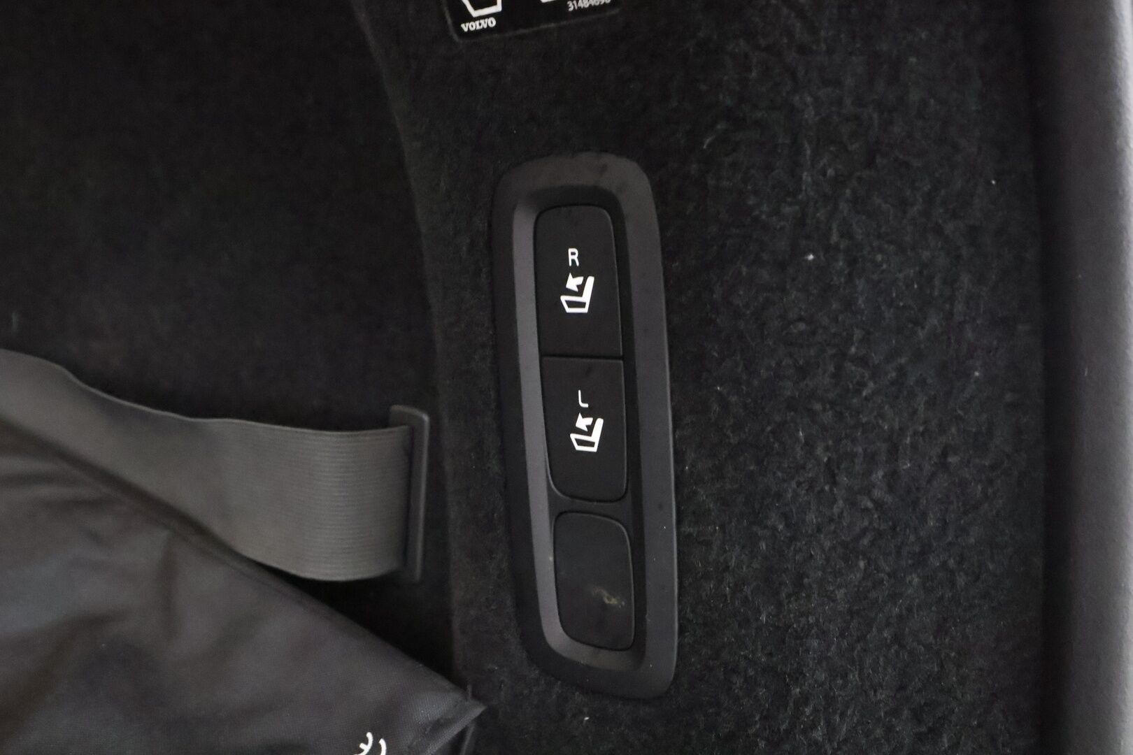 Volvo V90 2017 D5 AWD Business Inscription aut - Ilman AD-Blue järjestelmää | ACC | HUD | 360° | Ilmastoidut muistipenkit | BLIS | Panorama | Keyless | Full LED | Webasto