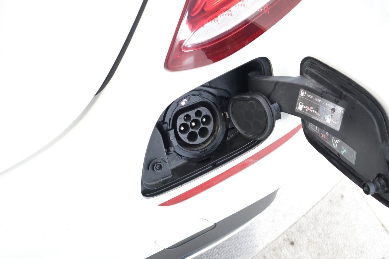 Mercedes-Benz E 2017 350 e A Premium Business - YritysOutlet - Myydään vain yrityksille - Widescreen / Burmester / HUD / Navi / 360° / Acc / Kaista / Blis / Sporttinahat