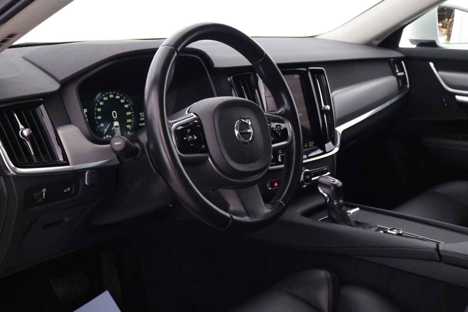 Volvo V90 2017 D4 AWD Business aut - | Ei Adblue | ACC | Puh. Ohjat. Webasto | Sporttinahat | Tutkat | S-Luukku | KeyLessGo | High Perf. Audio | Apple&Android | Merkkihuollettu | - KORKO VAIN 3,99 %