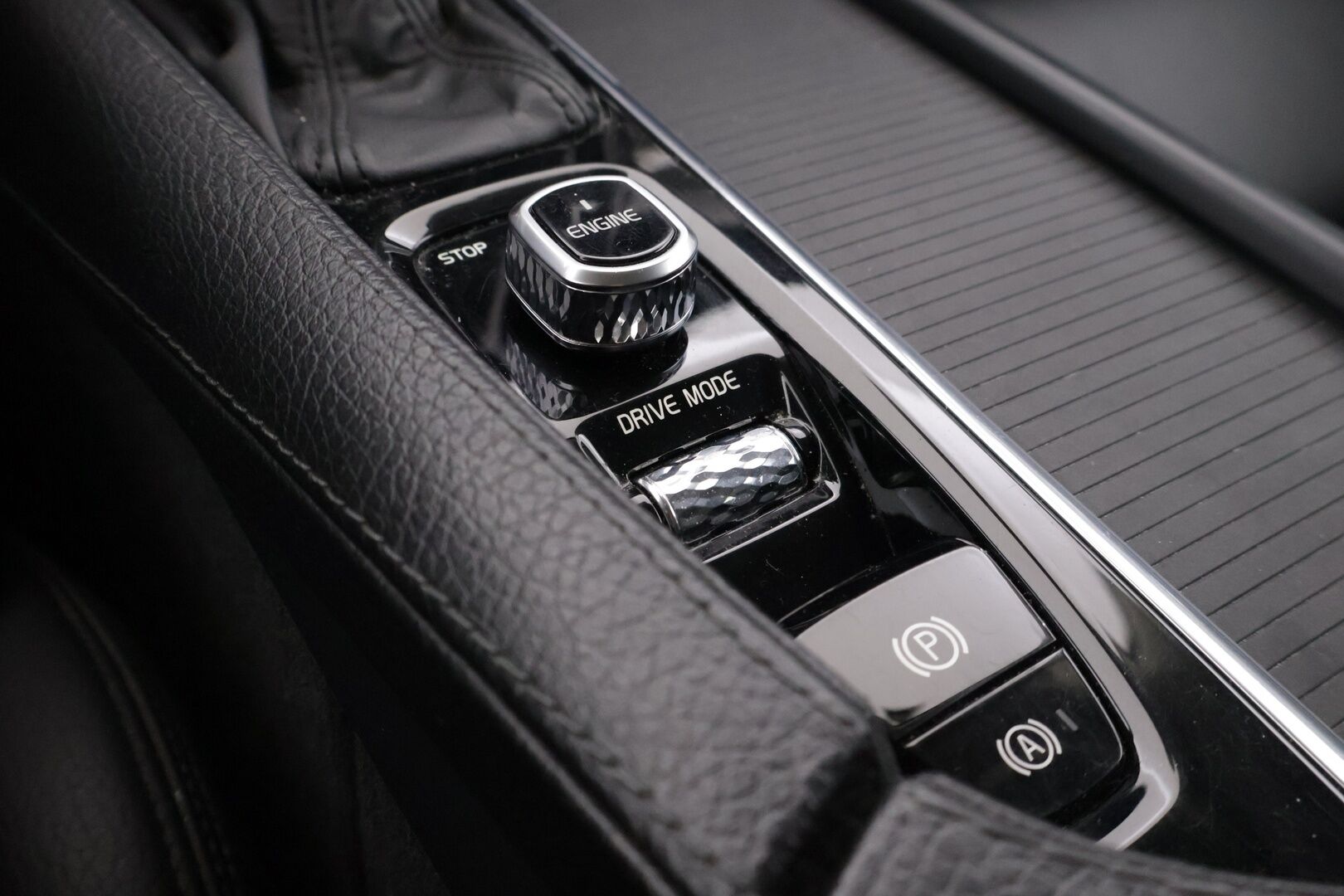 Volvo V90 2017 D4 AWD Business aut - | Ei Adblue | ACC | Puh. Ohjat. Webasto | Sporttinahat | Tutkat | S-Luukku | KeyLessGo | High Perf. Audio | Apple&Android | Merkkihuollettu | - KORKO VAIN 3,99 %