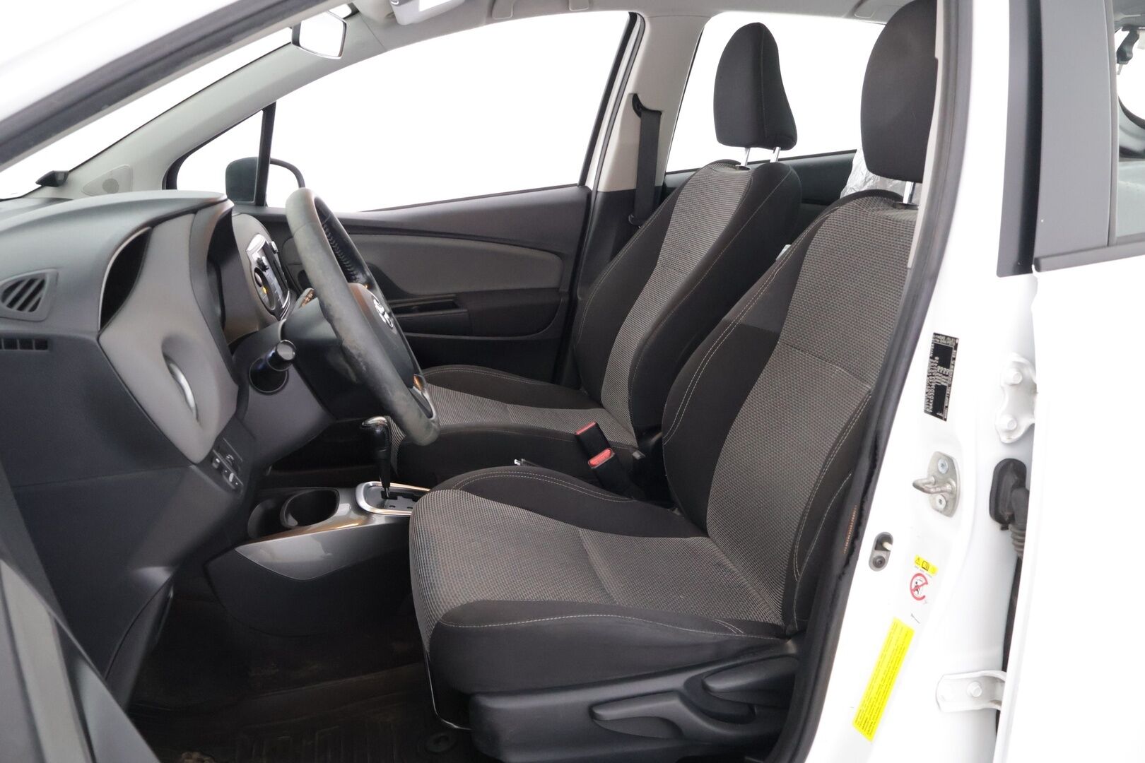 Toyota Yaris 2017 1,5 Hybrid Active 5ov - Huutokaupat.com / Merkkihuollettu / p-kamera