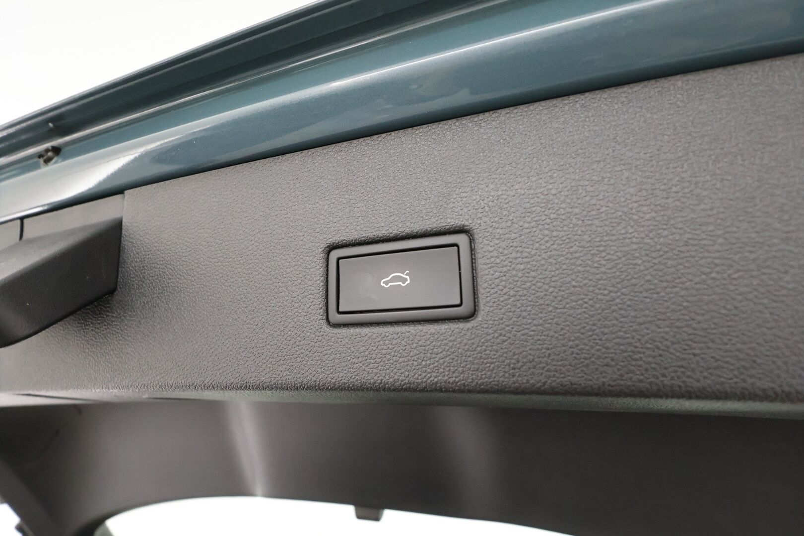 Volkswagen T-Roc 2023 Style 2,0 TDI SCR 110 kW 4MOTION DSG * ACC / P.kamera / LED / Navi / Webasto / Puolinahat / Sähköluukku * - 1.Om Suomi-auto / Kahdet renkaat aluvanteilla 