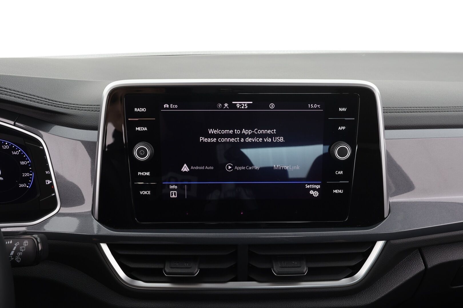 Volkswagen T-Roc 2023 Style 2,0 TDI SCR 110 kW 4MOTION DSG * ACC / P.kamera / LED / Navi / Webasto / Puolinahat / Sähköluukku * - 1.Om Suomi-auto / Kahdet renkaat aluvanteilla 