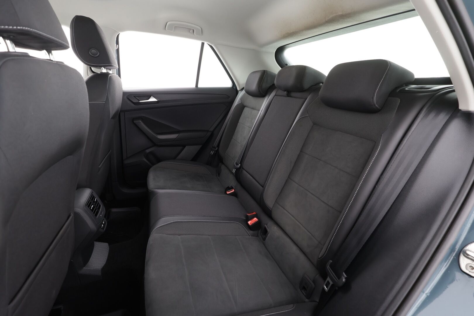 Volkswagen T-Roc 2023 Style 2,0 TDI SCR 110 kW 4MOTION DSG * ACC / P.kamera / LED / Navi / Webasto / Puolinahat / Sähköluukku * - 1.Om Suomi-auto / Kahdet renkaat aluvanteilla 