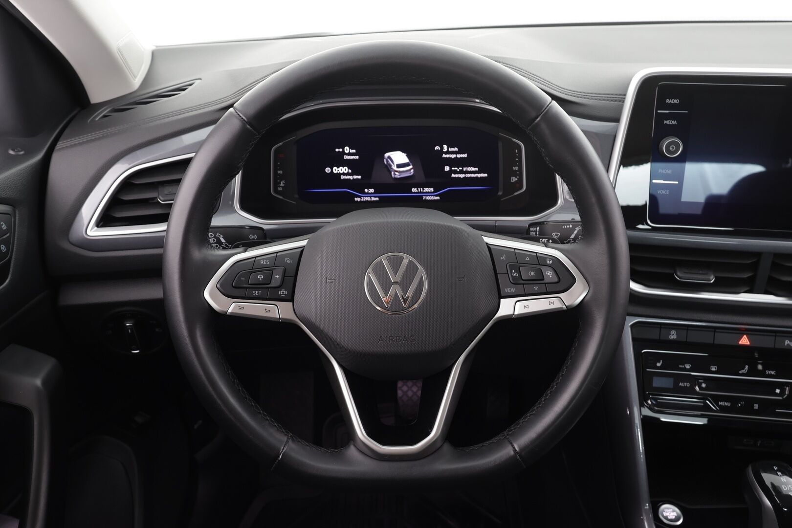 Volkswagen T-Roc 2023 Style 2,0 TDI SCR 110 kW 4MOTION DSG * ACC / P.kamera / LED / Navi / Webasto / Puolinahat / Sähköluukku * - 1.Om Suomi-auto / Kahdet renkaat aluvanteilla 