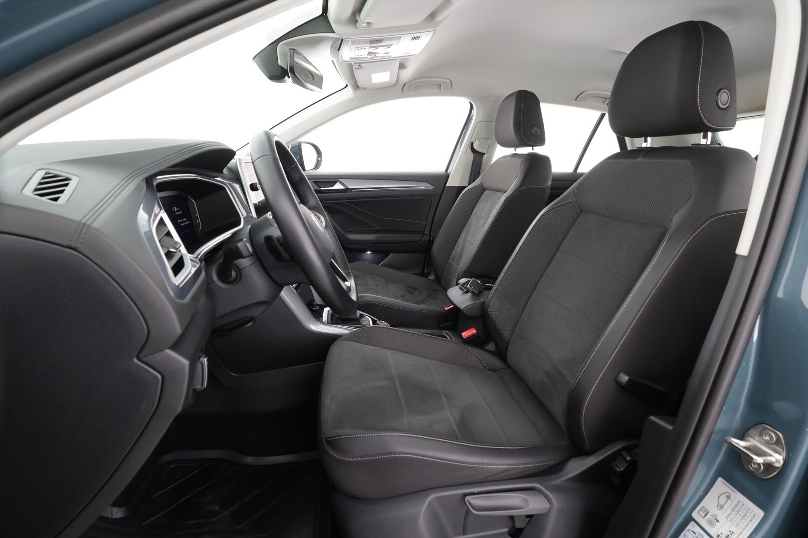 Volkswagen T-Roc 2023 Style 2,0 TDI SCR 110 kW 4MOTION DSG * ACC / P.kamera / LED / Navi / Webasto / Puolinahat / Sähköluukku * - 1.Om Suomi-auto / Kahdet renkaat aluvanteilla 