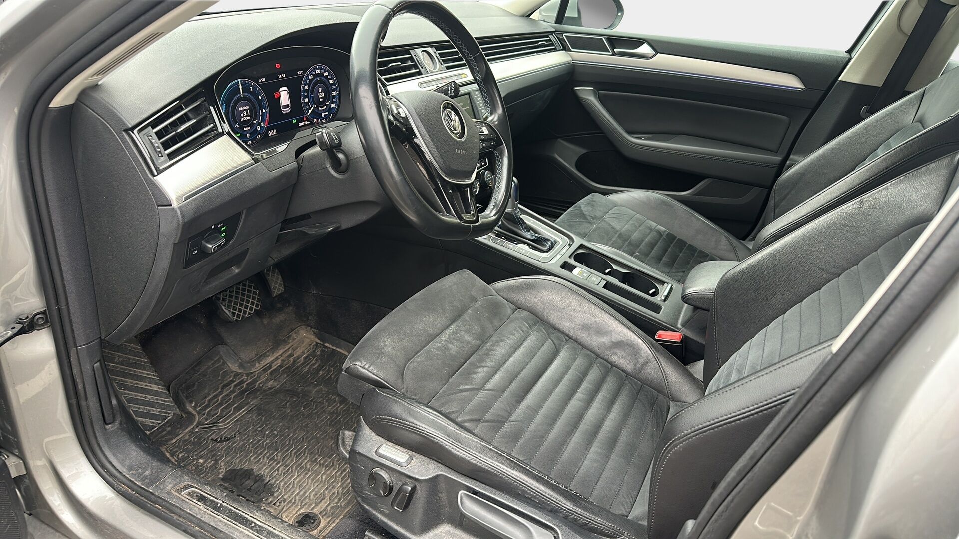 Volkswagen Passat 2017 Variant GTE Plug-In Hybrid 160 kW (218 hv) DSG-automaatti - Webasto | Acc | Ergo | Digimittari | Vetokoukku | Siisti | Pkamera