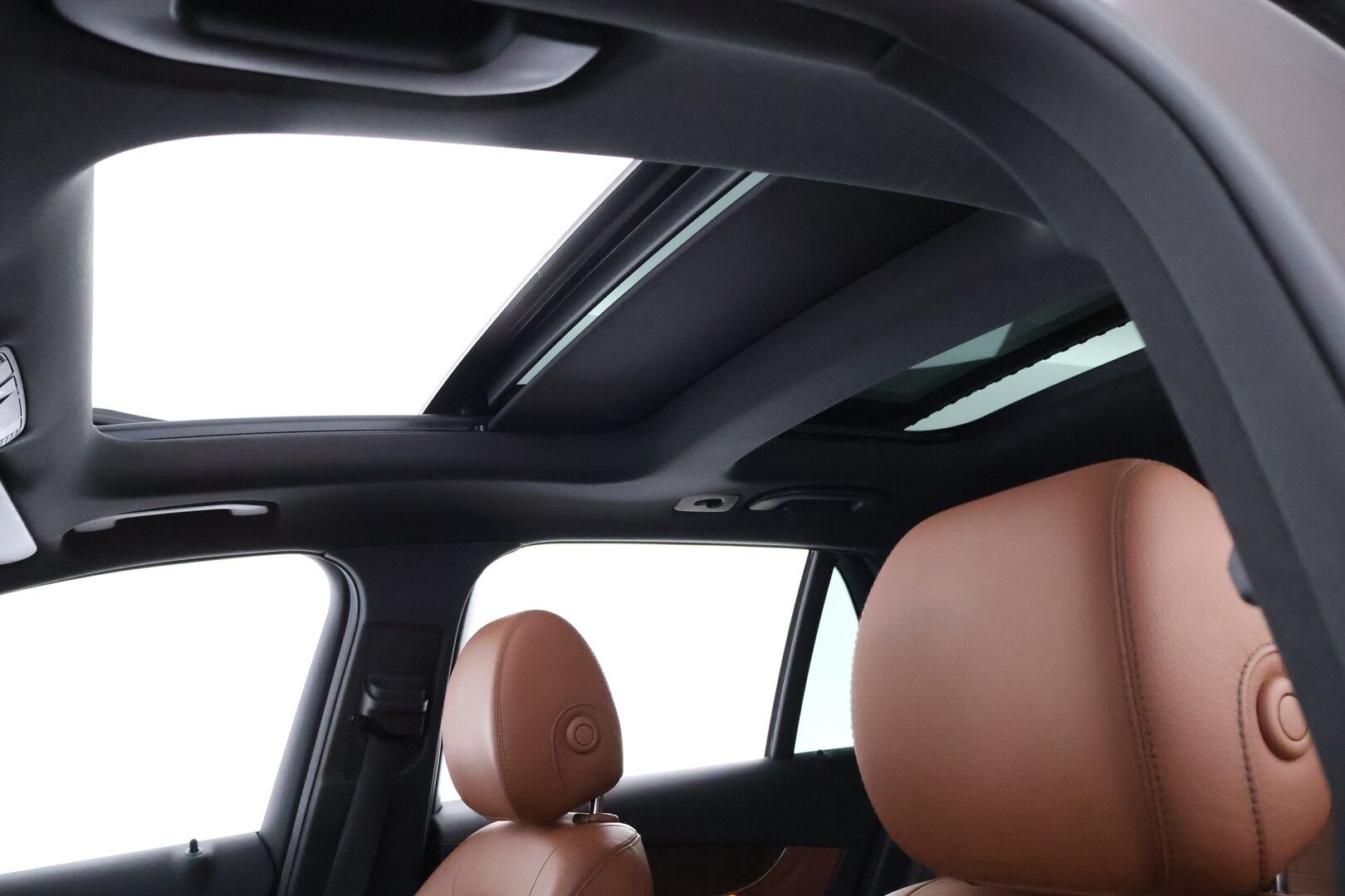 Mercedes-Benz GLC 2017 350 e 4Matic A Premium Business - Suomiauto / Burmester / Distronic / Panoraama / Ilma-Alusta / Vetokoukku / Nahkasisusta / 360-Kamera / HUD / Supervarusteet!