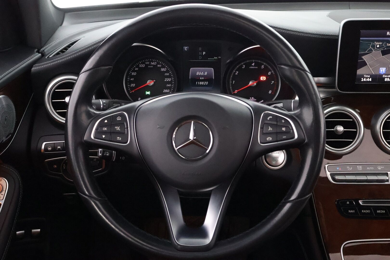 Mercedes-Benz GLC 2017 350 e 4Matic A Premium Business - Suomiauto / Burmester / Distronic / Panoraama / Ilma-Alusta / Vetokoukku / Nahkasisusta / 360-Kamera / HUD / Supervarusteet!