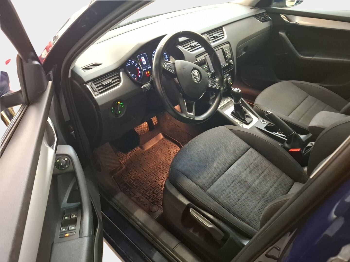 Skoda Octavia 2017 2,0 TDI 150 Style DSG Autom. - * YritysOutlet - tämä auto myydään vain yrityksille *