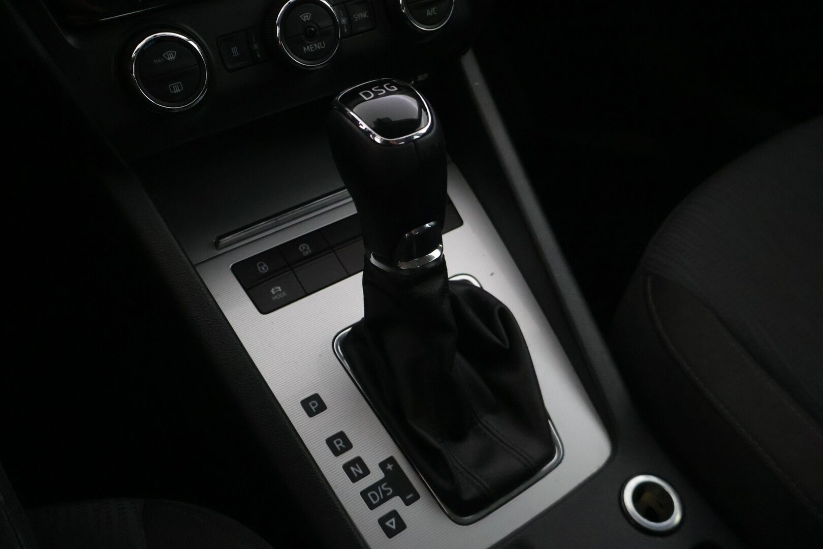 Skoda Octavia 2017 2,0 TDI 150 Style DSG Autom. - * YritysOutlet - tämä auto myydään vain yrityksille *