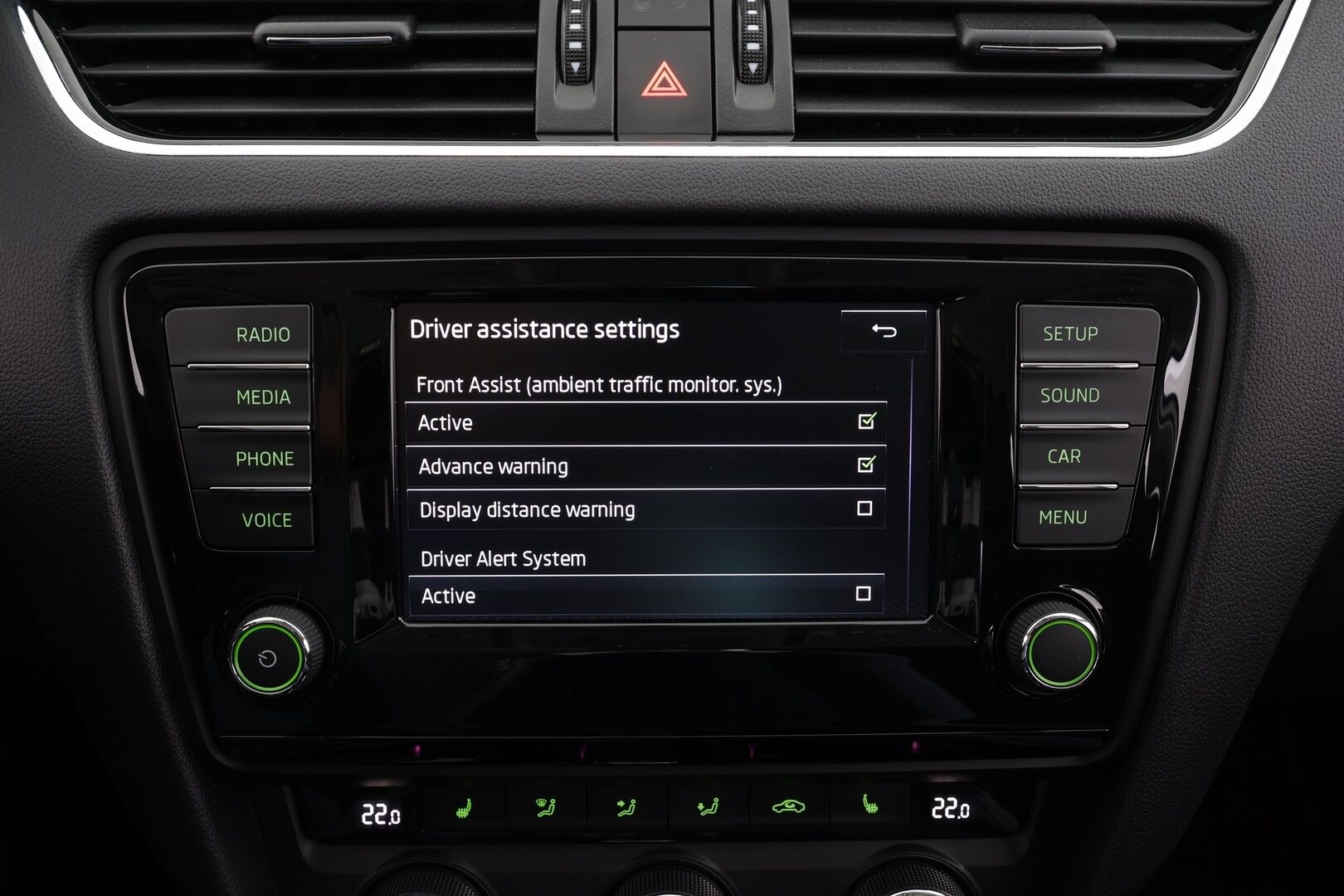 Skoda Octavia 2017 1,4 TSI Style DSG * Vakkari / P.tutkat / Lasikattoluukku / Sporttipenkit / Webasto / KeylessGo * - Suomi-auto / Kahdet renkaat aluvanteilla - HULLU BLACKWEEK KORKOTARJOUS 2,49%