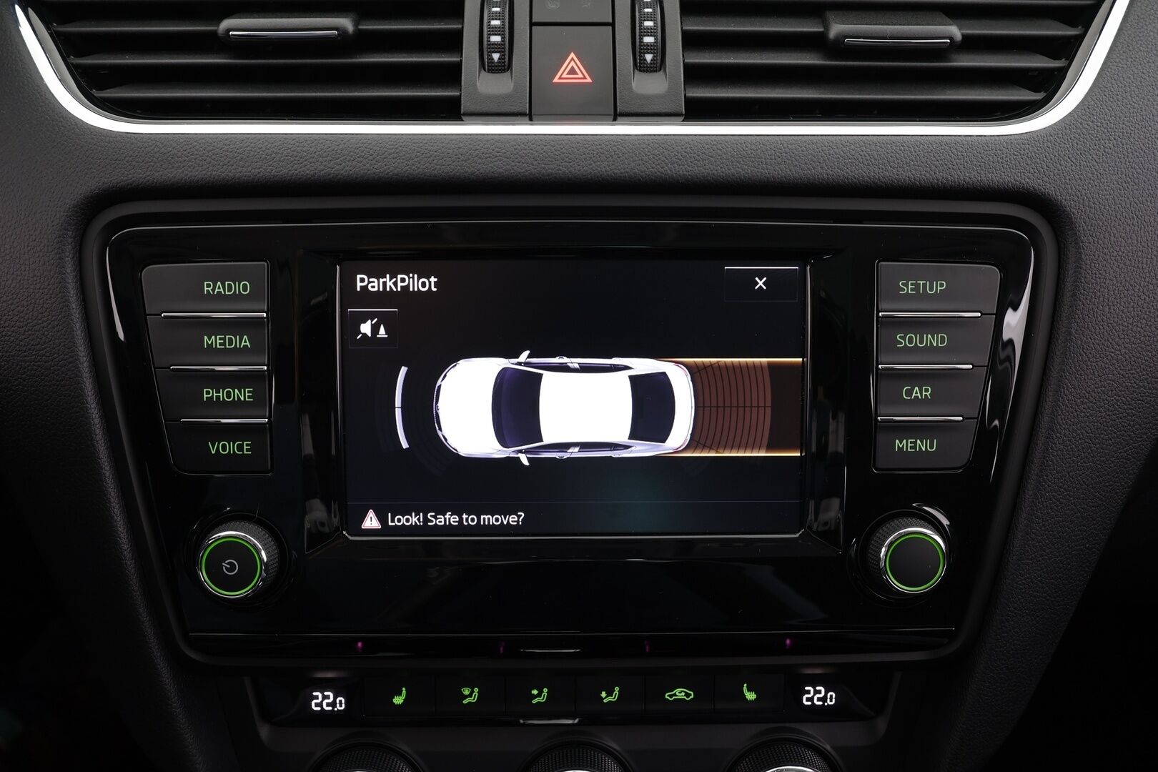 Skoda Octavia 2017 1,4 TSI Style DSG * Vakkari / P.tutkat / Lasikattoluukku / Sporttipenkit / Webasto / KeylessGo * - Suomi-auto / Kahdet renkaat aluvanteilla - HULLU BLACKWEEK KORKOTARJOUS 2,49%