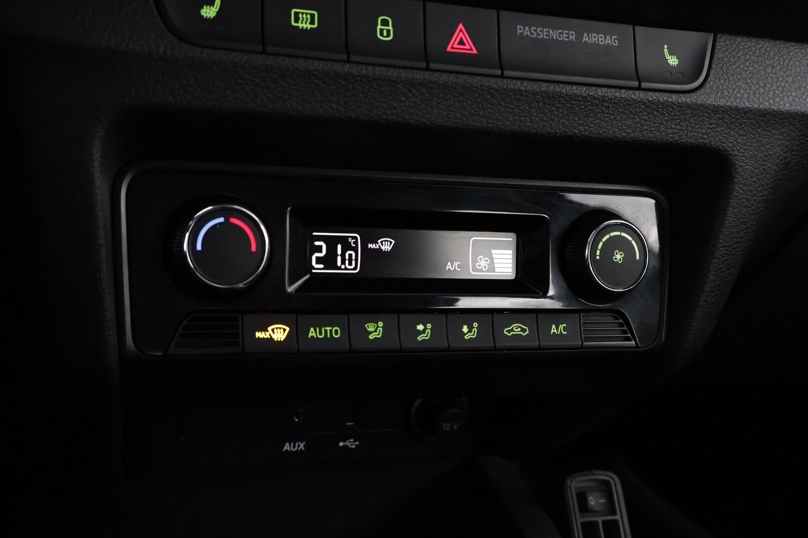 Skoda Fabia 2017 Combi 1,2 TSI 110 Style DSG Autom. - Suomiauto | Vakkari | Front Assist | Lohko & Sisäpistoke | Peruutustutkat | KeylessGo | 2x Renkaat Aluvantein!