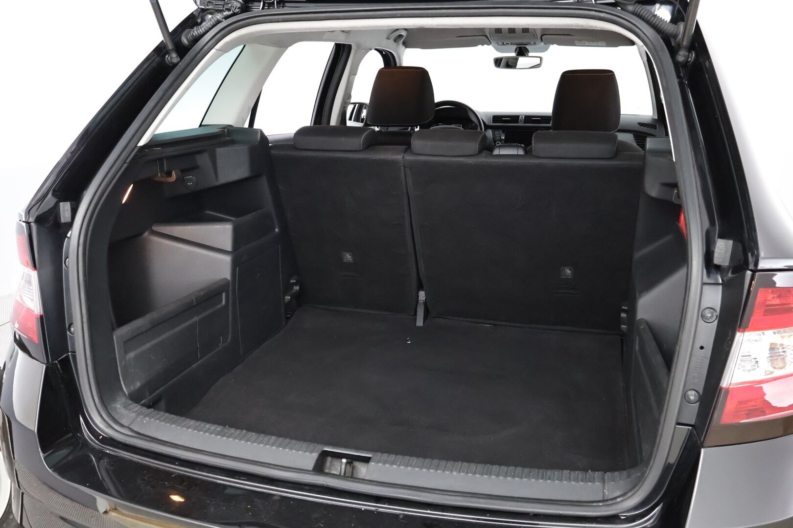 Skoda Fabia 2017 Combi 1,2 TSI 110 Style DSG Autom. - Suomiauto | Vakkari | Front Assist | Lohko & Sisäpistoke | Peruutustutkat | KeylessGo | 2x Renkaat Aluvantein!