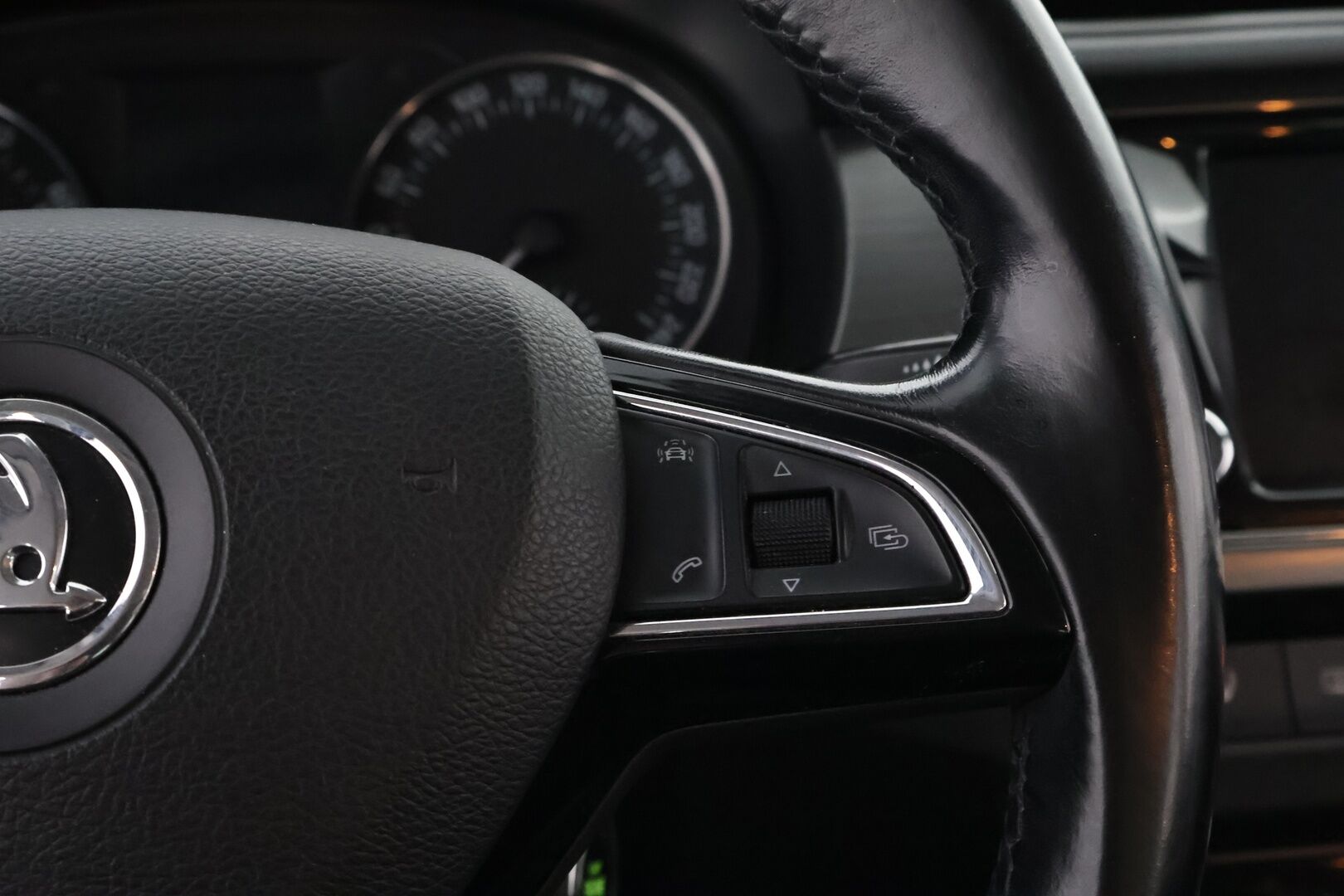 Skoda Fabia 2017 Combi 1,2 TSI 110 Style DSG Autom. - Suomiauto | Vakkari | Front Assist | Lohko & Sisäpistoke | Peruutustutkat | KeylessGo | 2x Renkaat Aluvantein!