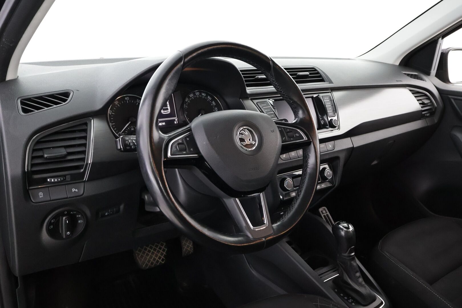 Skoda Fabia 2017 Combi 1,2 TSI 110 Style DSG Autom. - Suomiauto | Vakkari | Front Assist | Lohko & Sisäpistoke | Peruutustutkat | KeylessGo | 2x Renkaat Aluvantein!