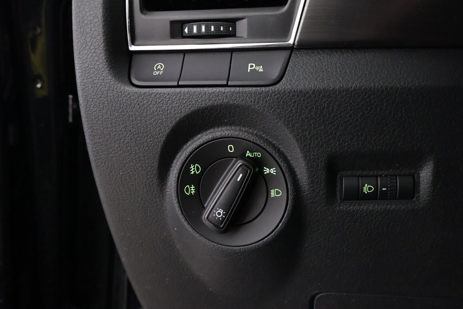 Skoda Fabia 2017 Combi 1,2 TSI 110 Style DSG Autom. - Suomiauto | Vakkari | Front Assist | Lohko & Sisäpistoke | Peruutustutkat | KeylessGo | 2x Renkaat Aluvantein!