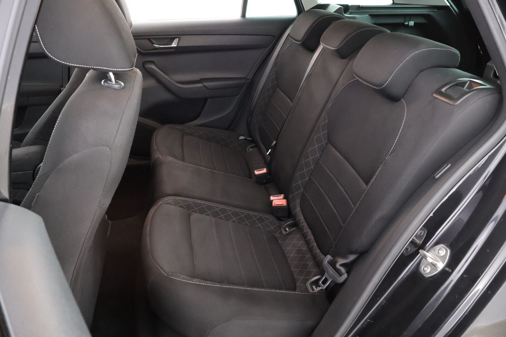 Skoda Fabia 2017 Combi 1,2 TSI 110 Style DSG Autom. - Suomiauto | Vakkari | Front Assist | Lohko & Sisäpistoke | Peruutustutkat | KeylessGo | 2x Renkaat Aluvantein!