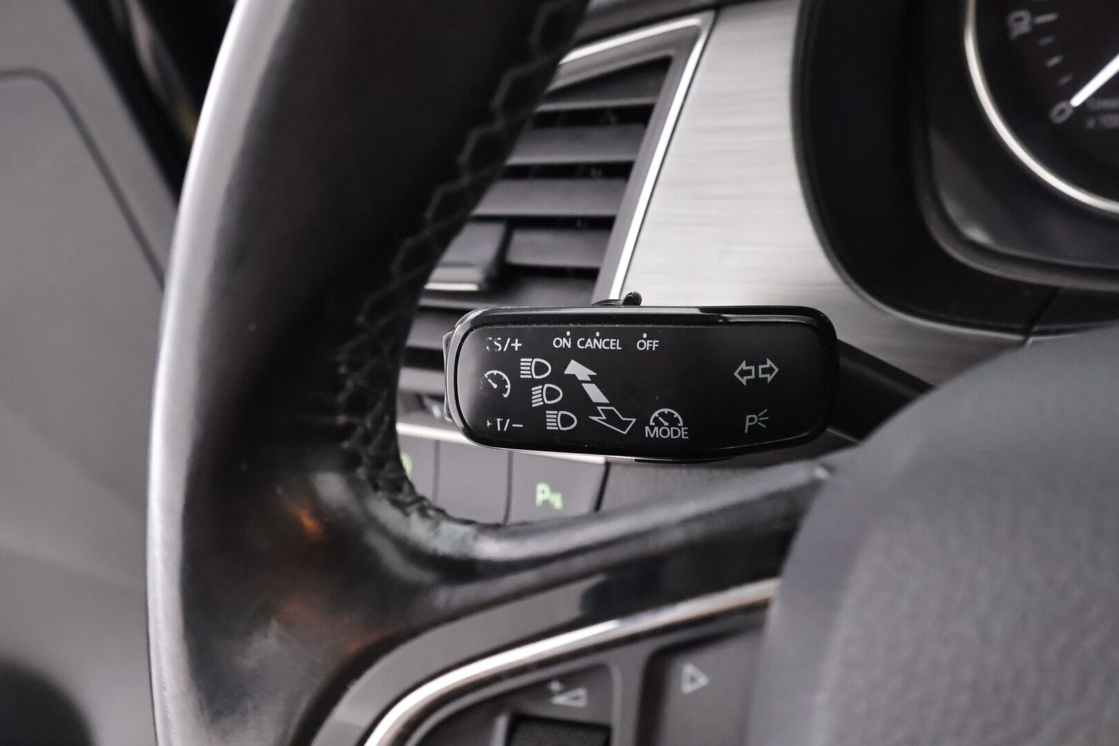 Skoda Fabia 2017 Combi 1,2 TSI 110 Style DSG Autom. - Suomiauto | Vakkari | Front Assist | Lohko & Sisäpistoke | Peruutustutkat | KeylessGo | 2x Renkaat Aluvantein!