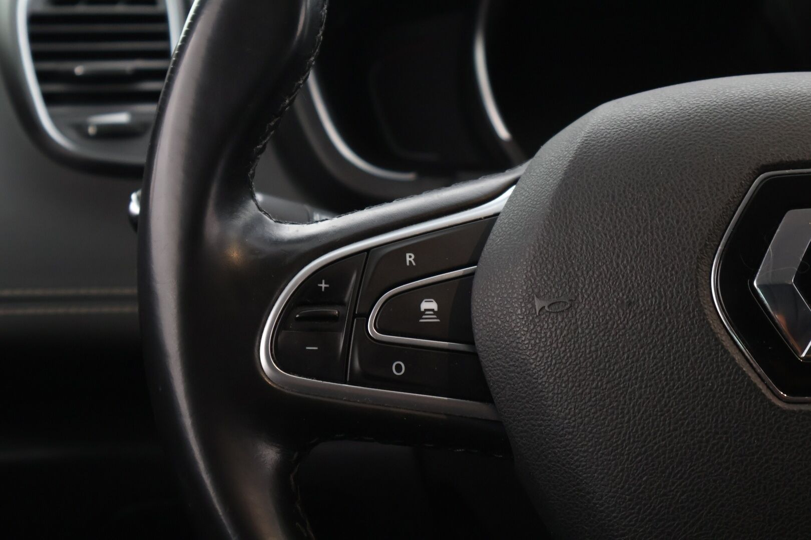 Renault Grand Scenic 2017 dCi 110 EDC7-aut Bose - *7-Paikkainen / Hierovapenkki / Navi / Panorama / HUD / Adapt.vakkari *