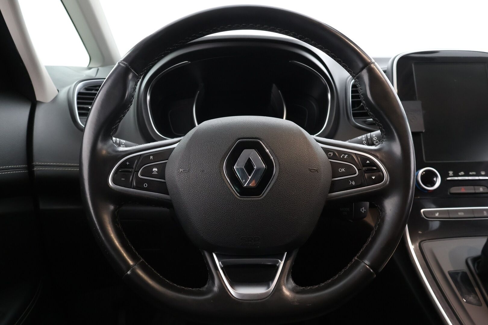 Renault Grand Scenic 2017 dCi 110 EDC7-aut Bose - |7-Paikkainen | Hierovapenkki | Navi | Panorama | HUD | Adapt.vakkari |