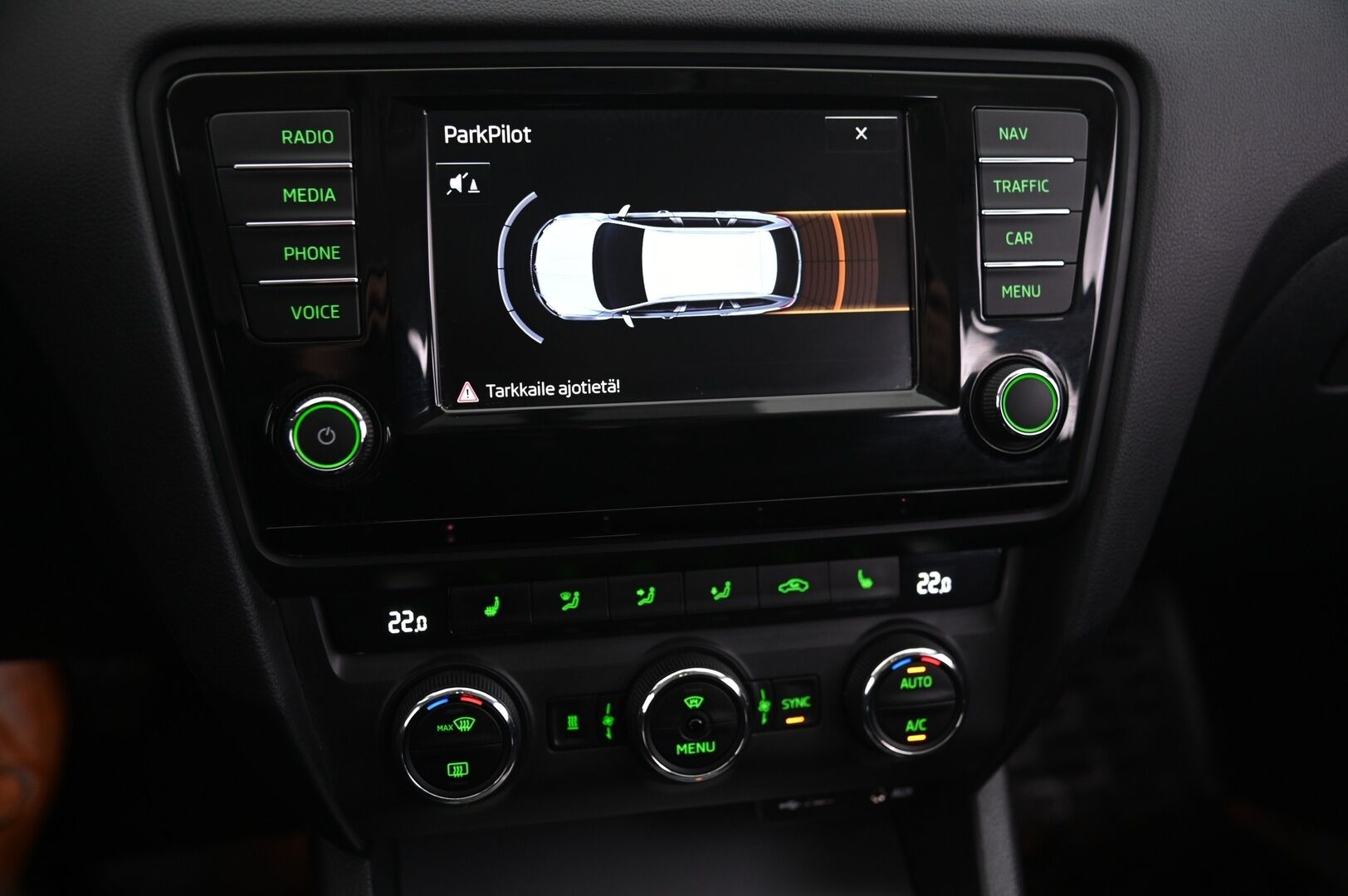 Skoda Octavia 2017 Combi 2,0 TDI 184 4x4 Style DSG - Juuri huollettu! | Webasto | Lämmitettävä Lasi | Navi | KeylessGo | SmartLink | Vetokoukku | Suomi-auto | 2xrenkaat alumiinivanteilla