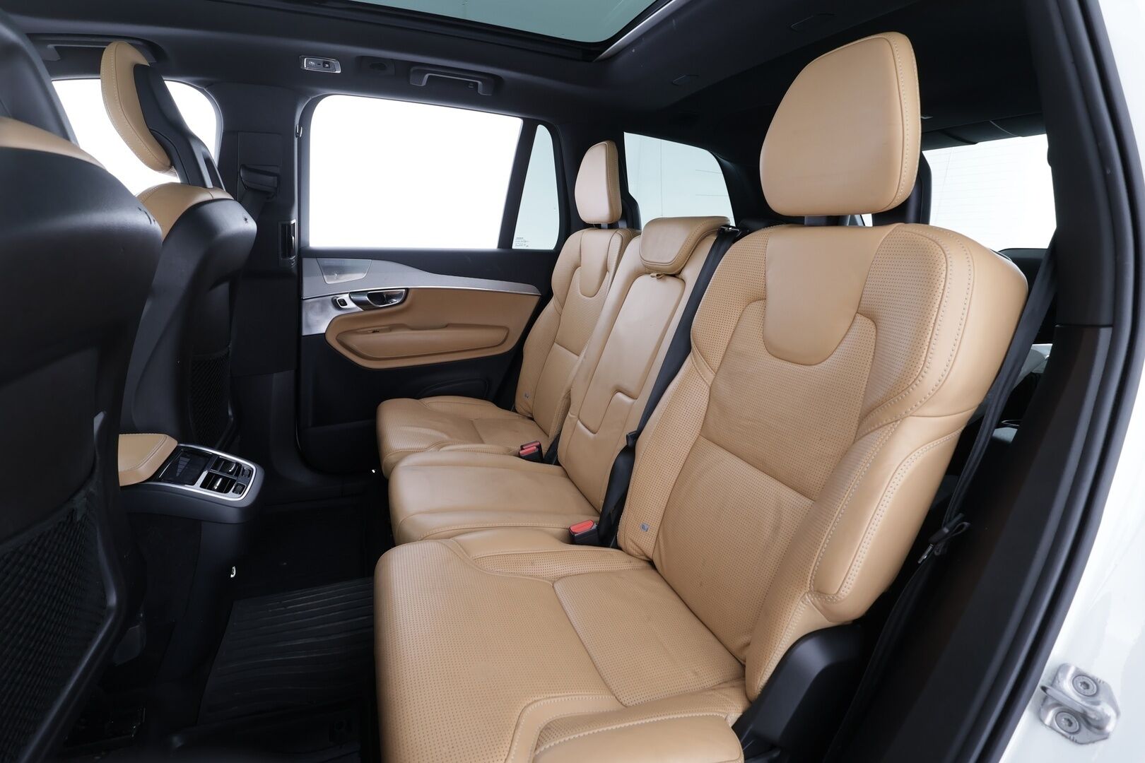 Volvo XC90 2017 D5 AWD Inscription aut - | Pilot assist | Webasto | Koukku | B&W | Muistipenkit | 360-Kamera | Full-LED | HUD | Panorama | Ilmastoidut Sporttinahat | Keyless | Apple&Android | Suomi-auto | Kahdet Renkaat | Merkkihuollettu |