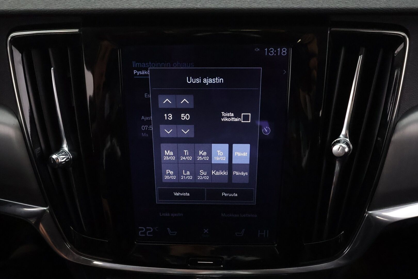 Volvo V90 2017 D4 AWD Business aut * ACC / P.kamera / Webasto / Koukku / LED / Navi / KeylessGo / Sähköluukku * - Suomi-auto / Kahdet renkaat aluvanteilla