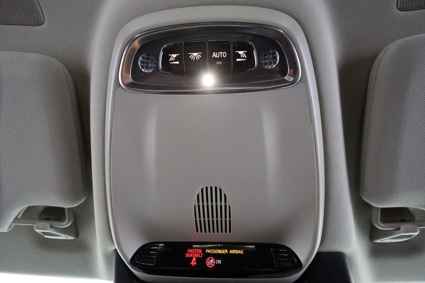 Volvo V90 2017 D4 AWD Business aut * ACC / P.kamera / Webasto / Koukku / LED / Navi / KeylessGo / Sähköluukku * - Suomi-auto / Kahdet renkaat aluvanteilla